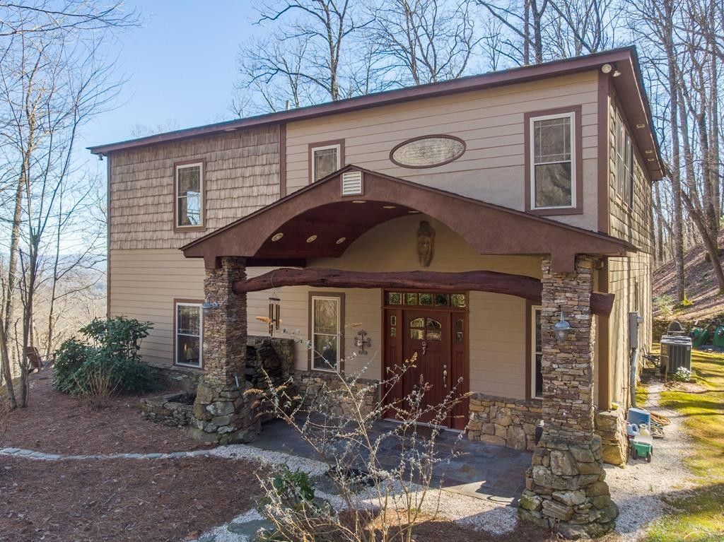 3.27 acres in Macon County, North Carolina