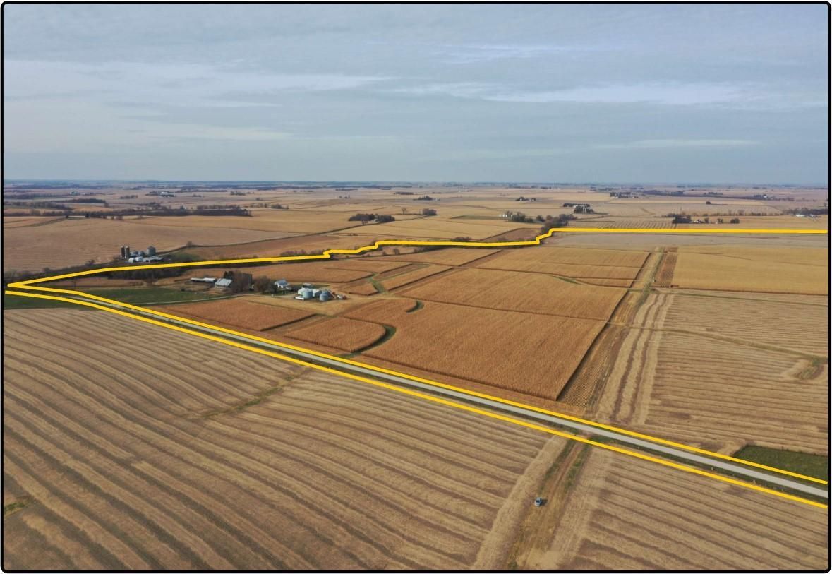 176.25 acres in Cedar County, Iowa