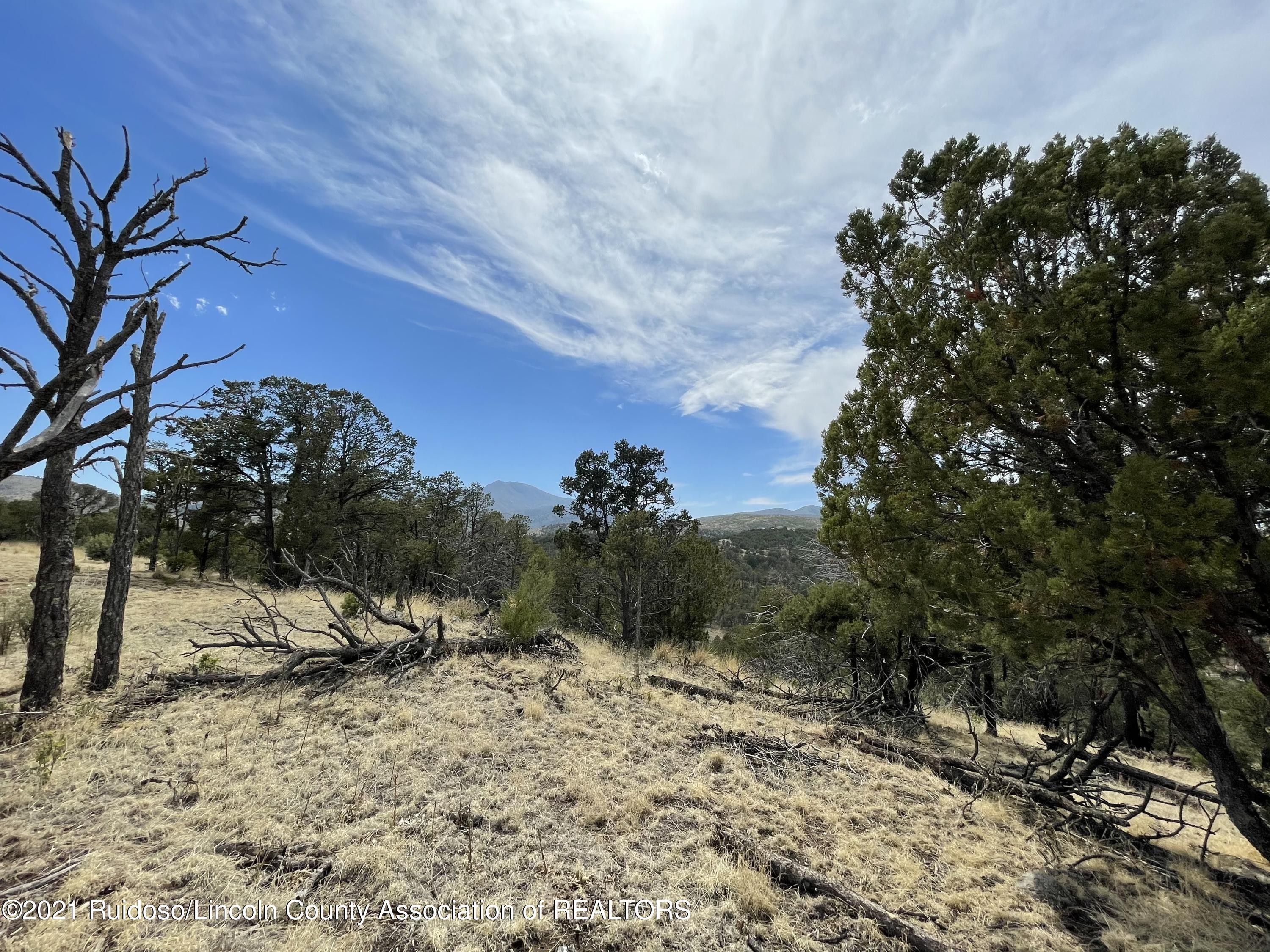 10.04 acres in Lincoln County, New Mexico