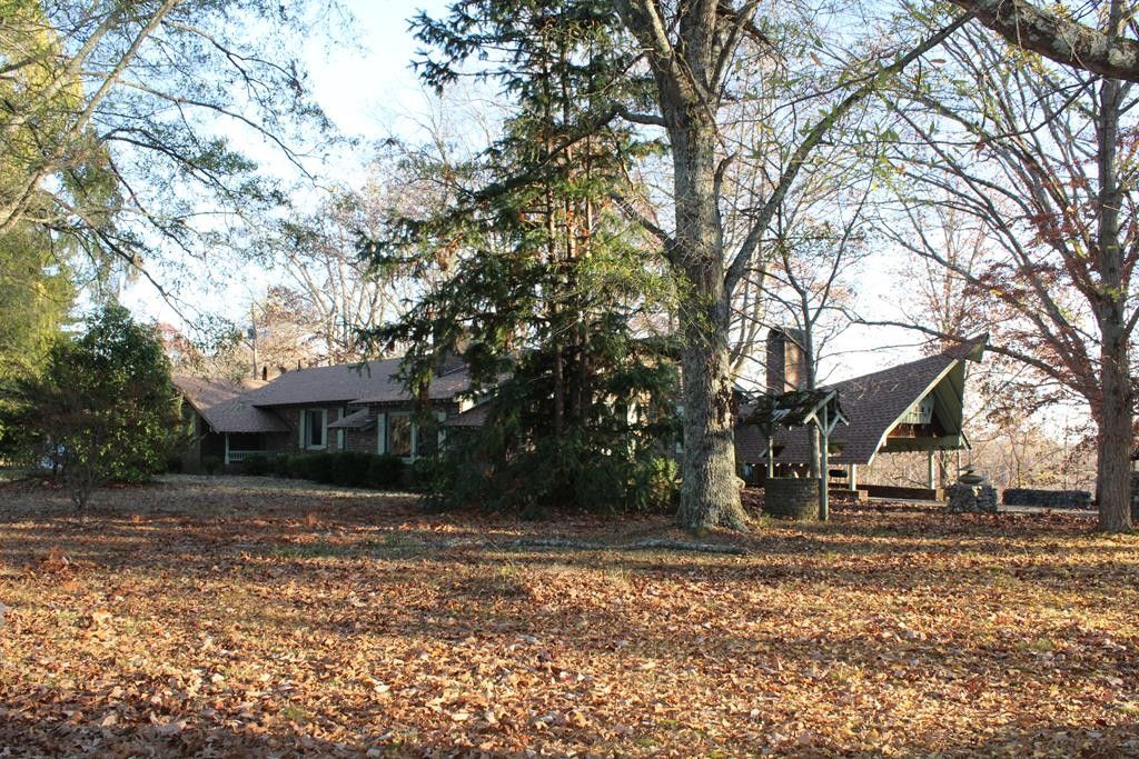 10.5 acres in Putnam County, Tennessee