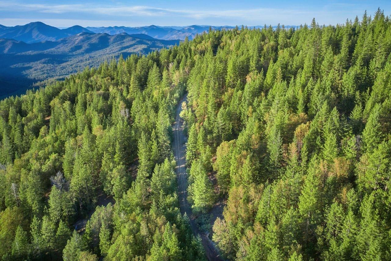 320 acres in Jackson County, Oregon