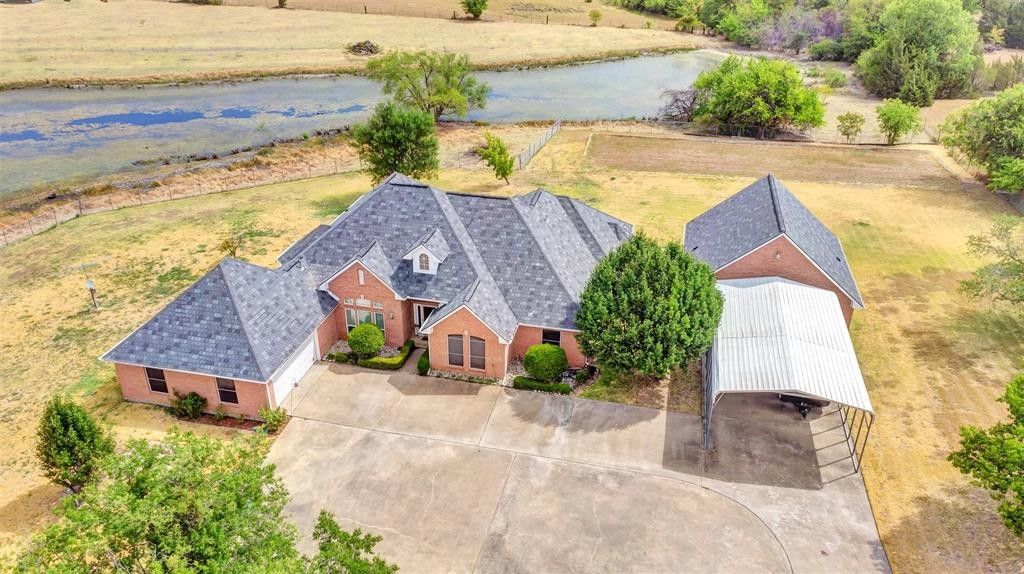 2 acres in Kaufman County, Texas