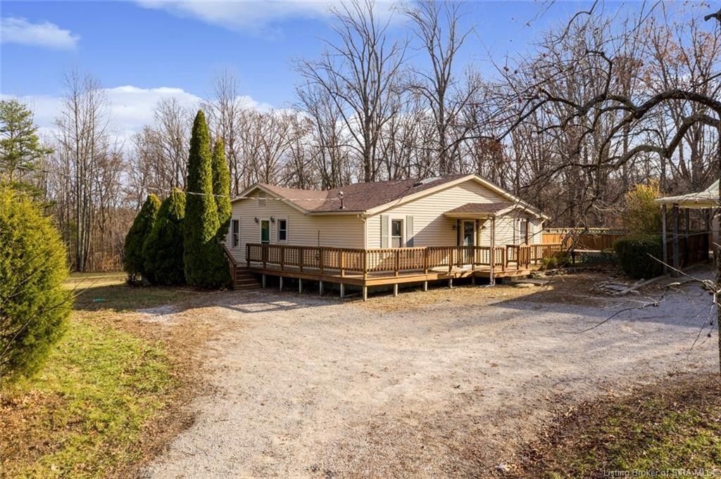 7 acres in Clark County, Indiana