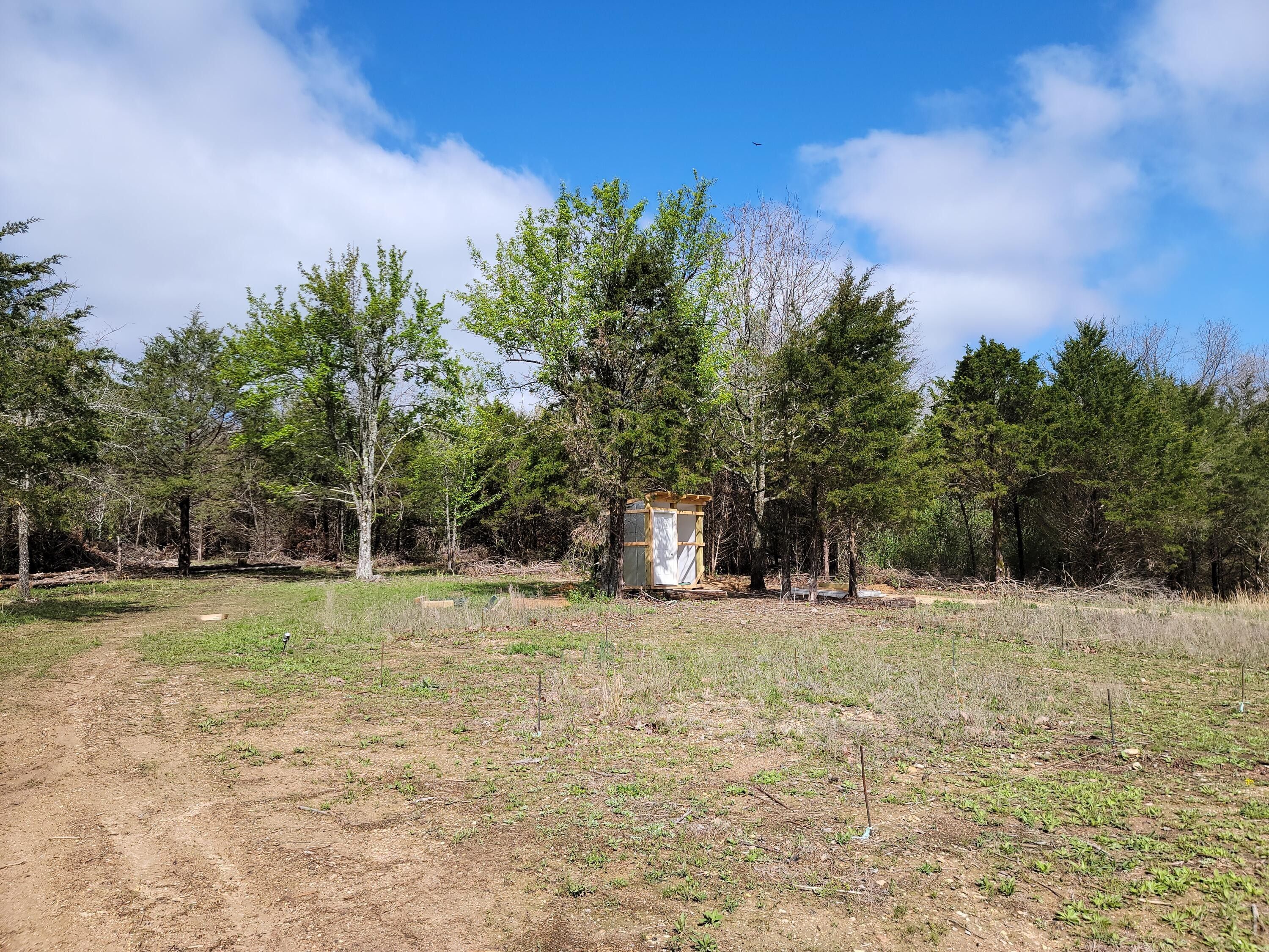 10 acres in Howell County, Missouri