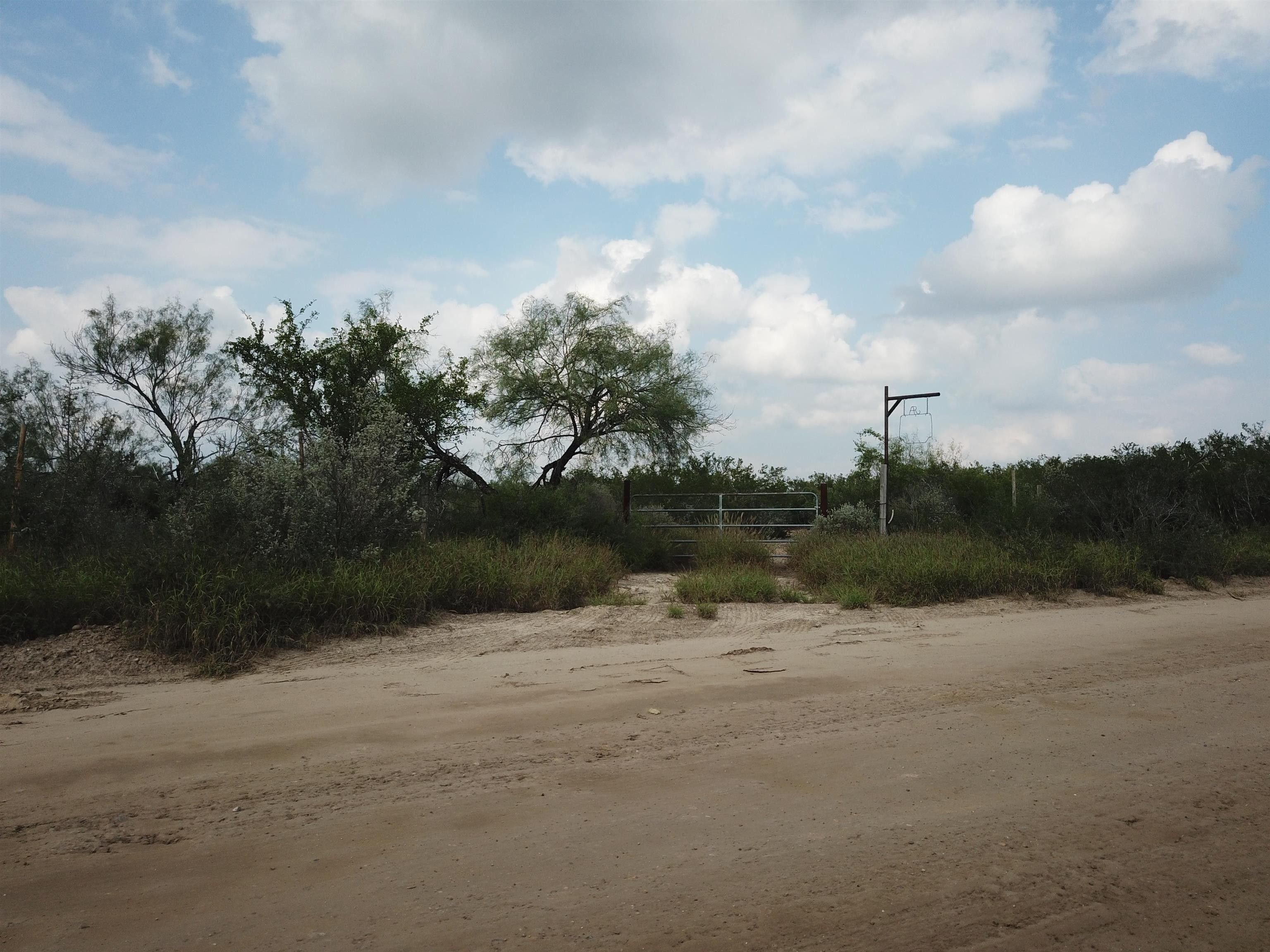 3.31 acres in Zapata County, Texas