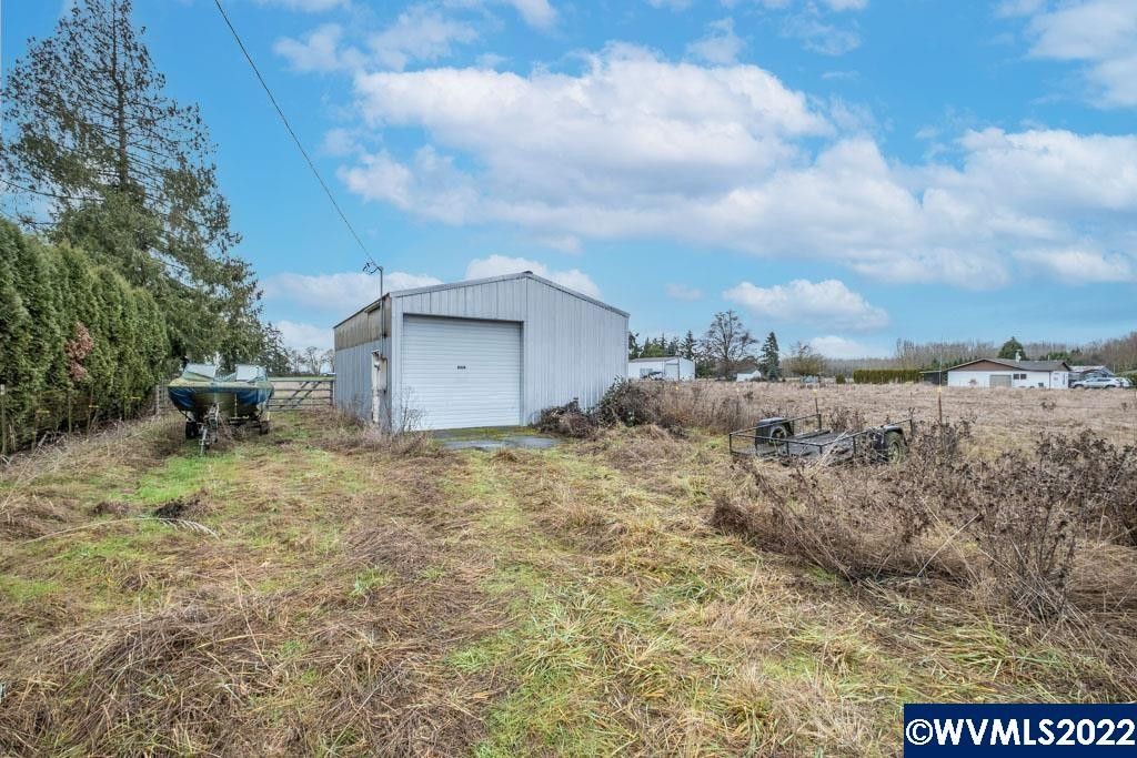 3.83 acres in Linn County, Oregon