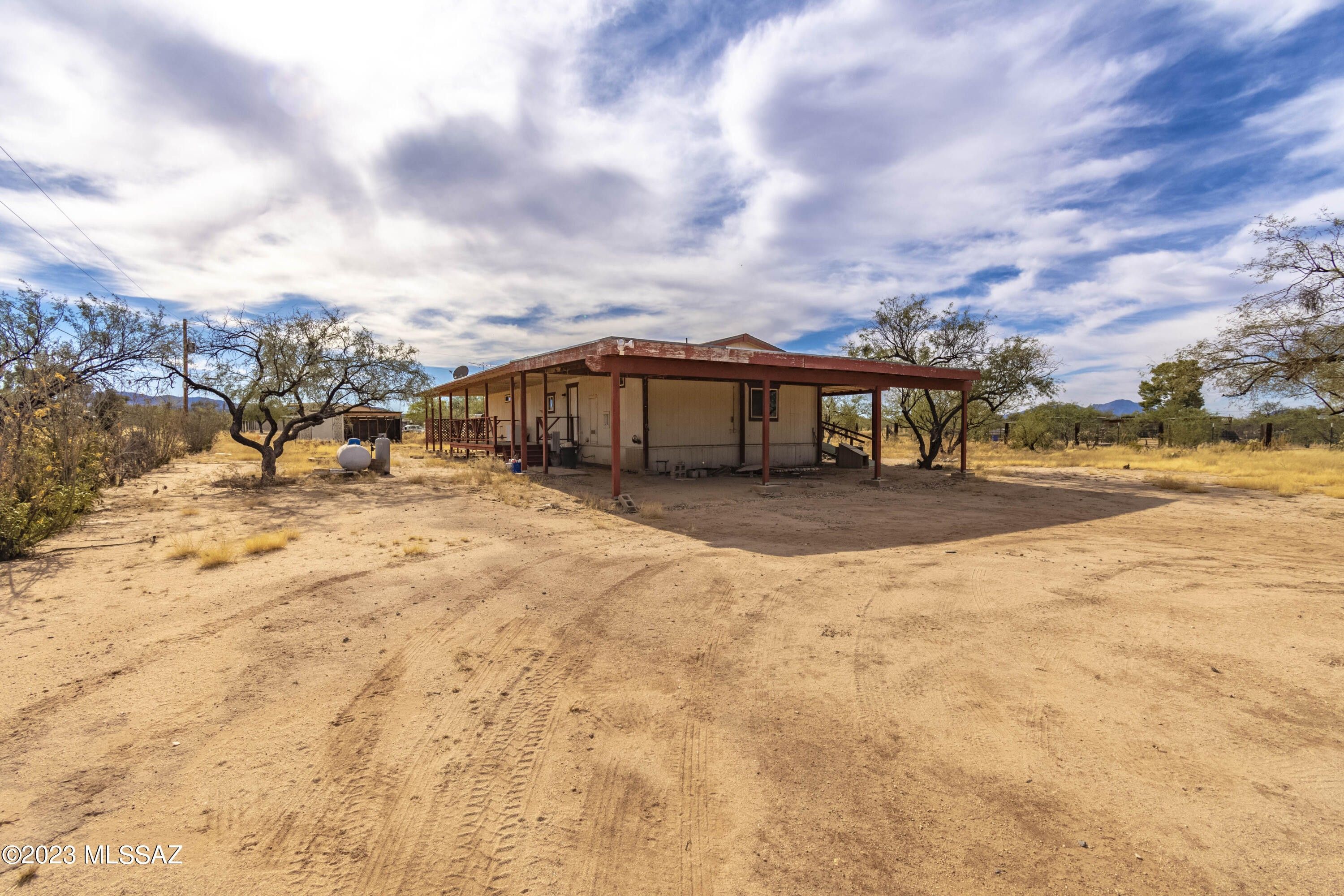 1.25 acres in Pima County, Arizona