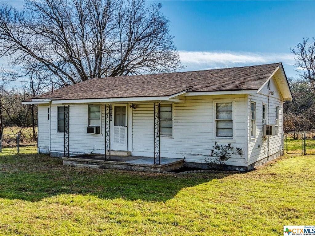 1.43 acres in Caldwell County, Texas