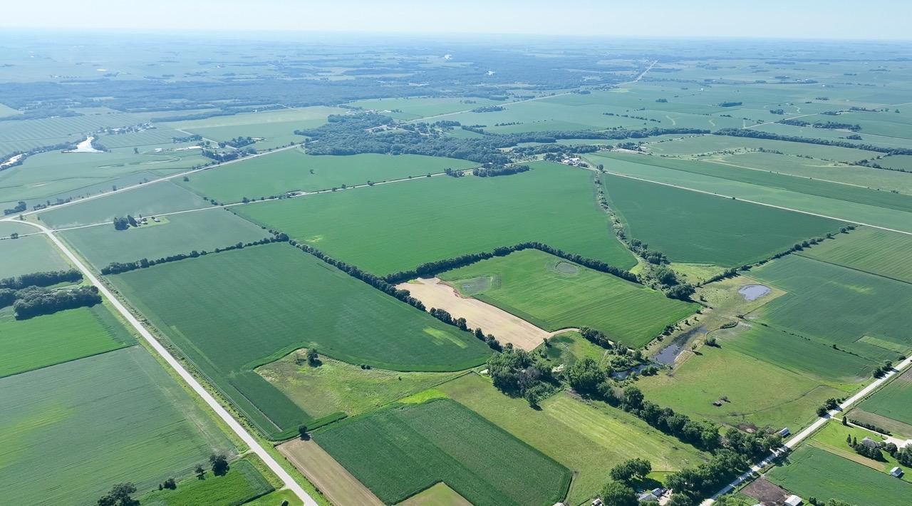 912.18 acres in Black Hawk County, Iowa