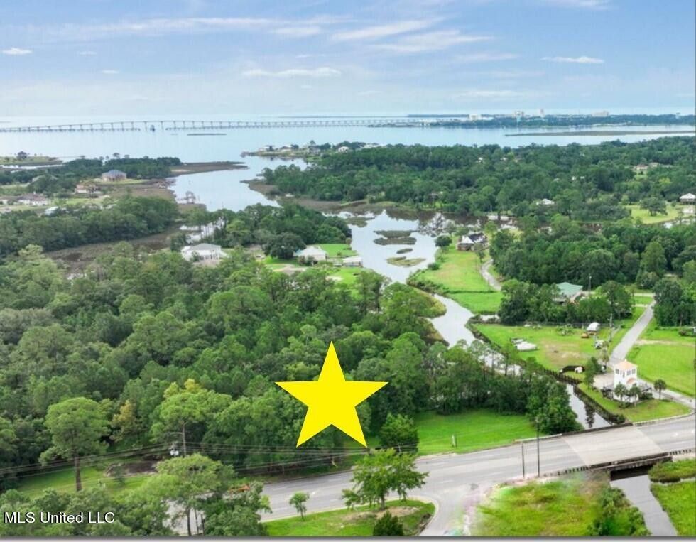 1.5 acres in Jackson County, Mississippi