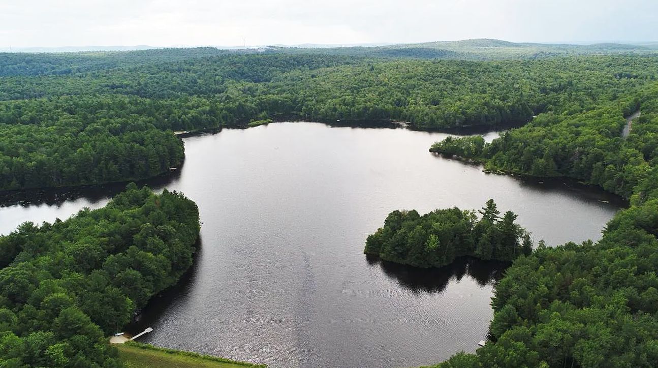 Apache Dr MA874, Becket, MA 01223