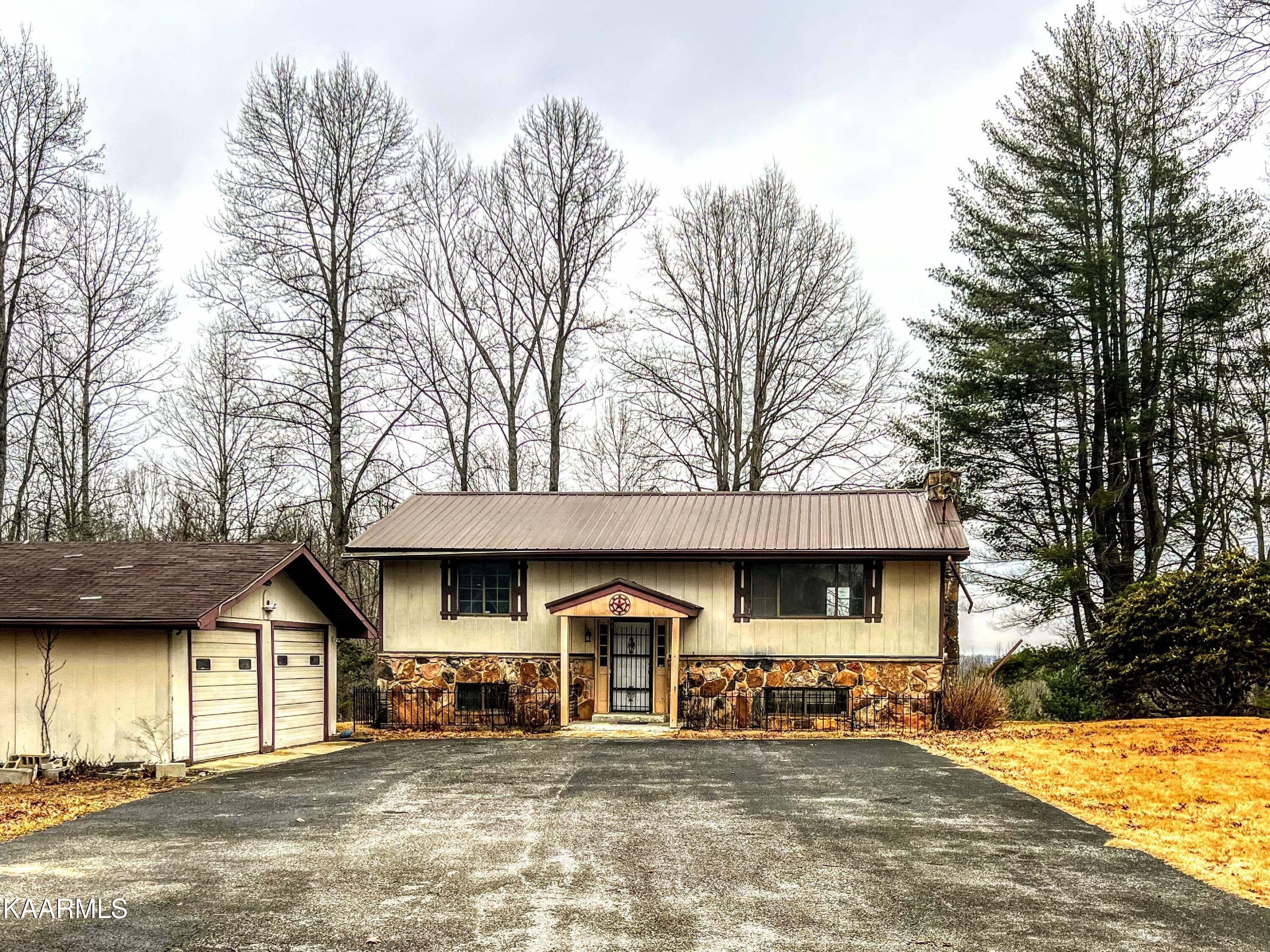 11 acres in County, Tennessee