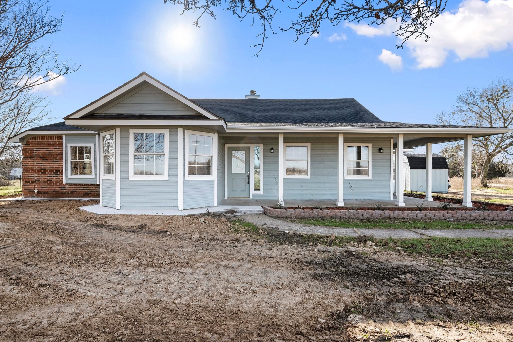 5.11 acres in Navarro County, Texas