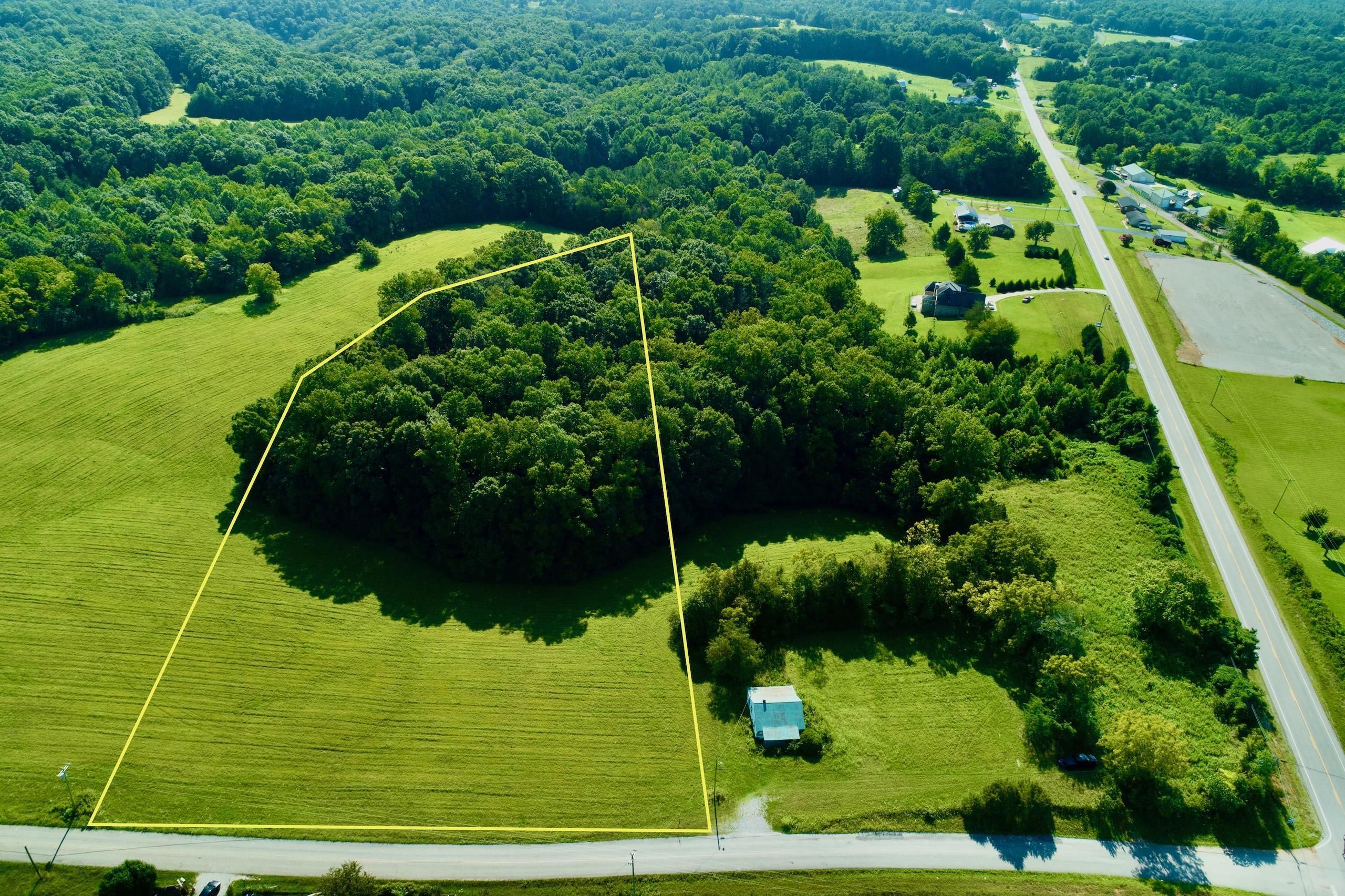 28 acres in DeKalb County, Tennessee