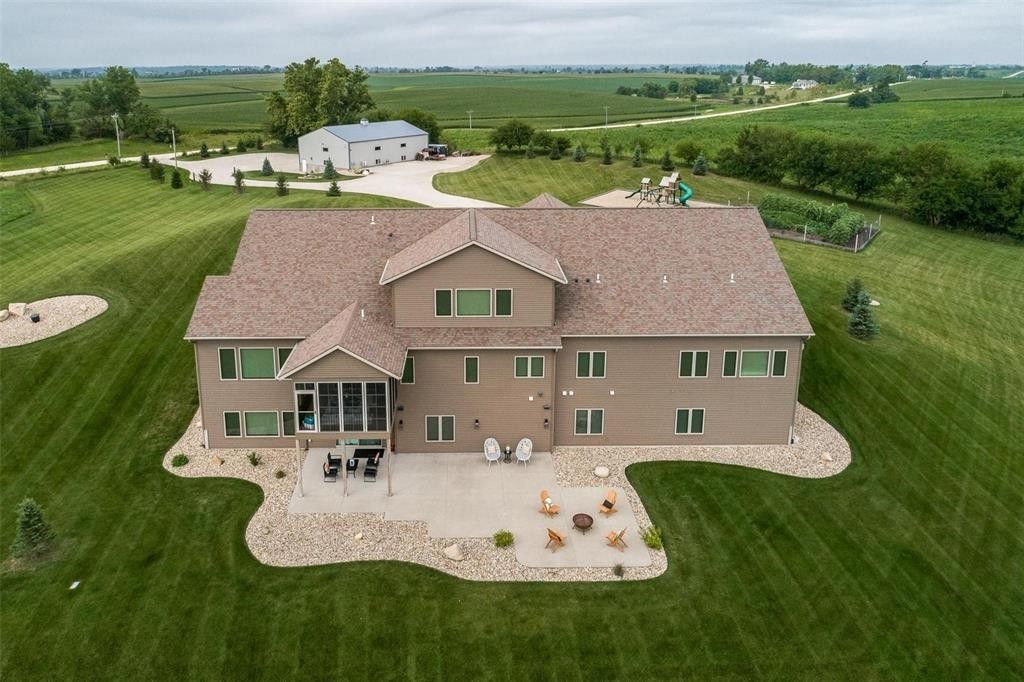 43.3 acres in Linn County, Iowa