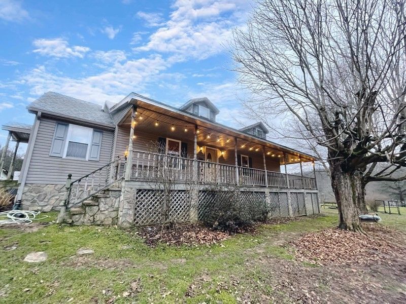 25.6 acres in Roane County, West Virginia