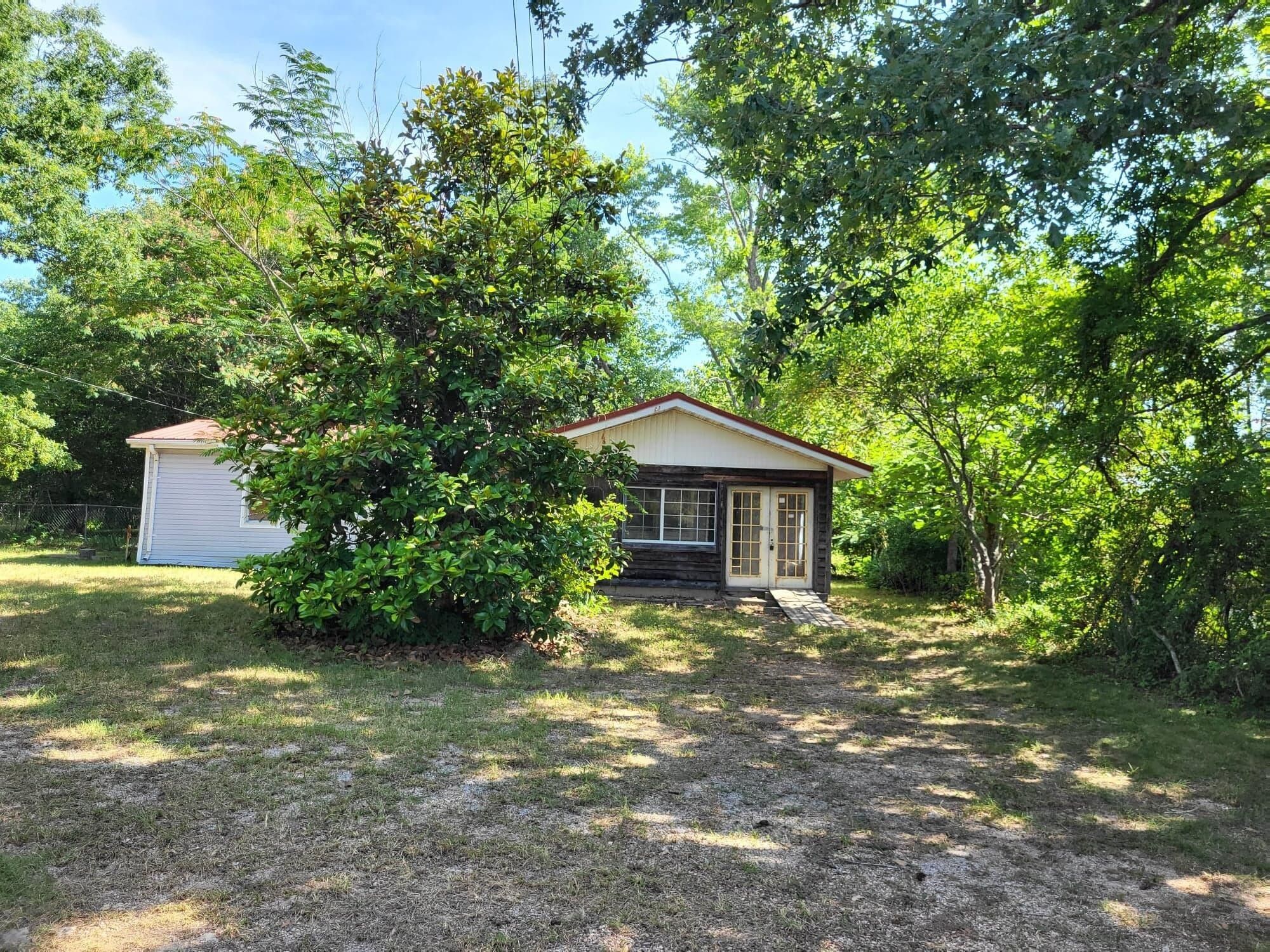 10.6 acres in Howell County, Missouri