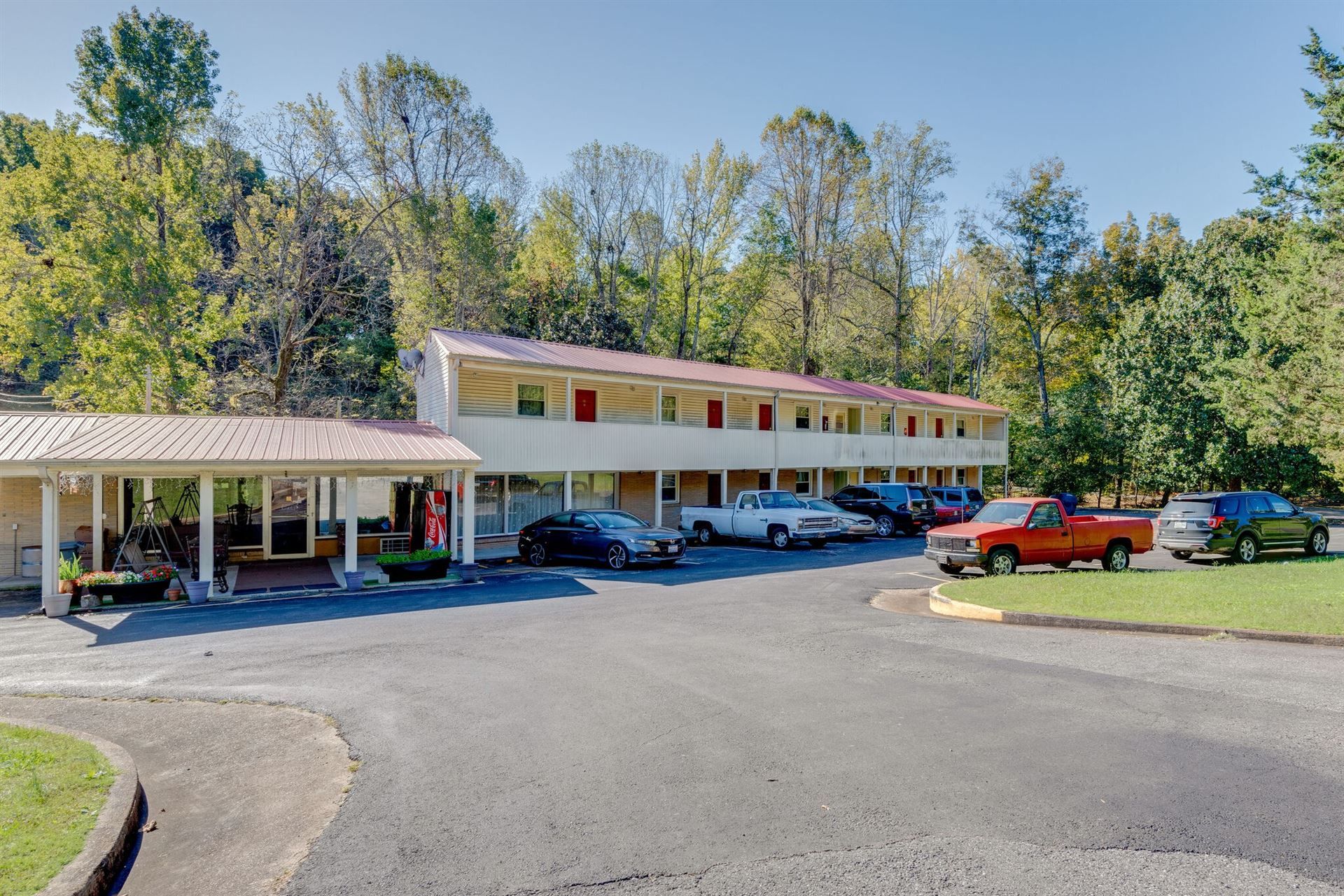 5.8 acres in Dickson County, Tennessee