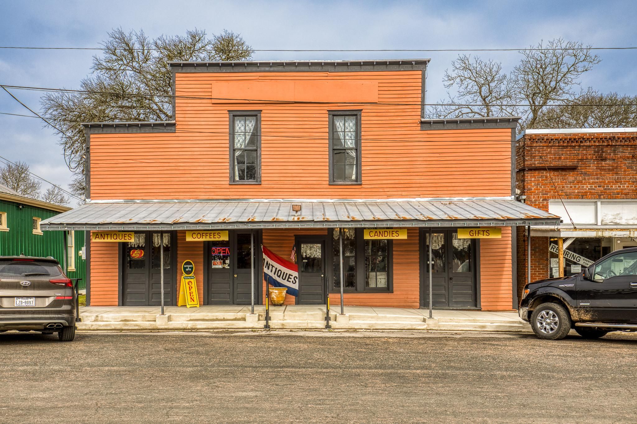 112 N Live Oak, Fayetteville, TX 78940 MLS 38512789