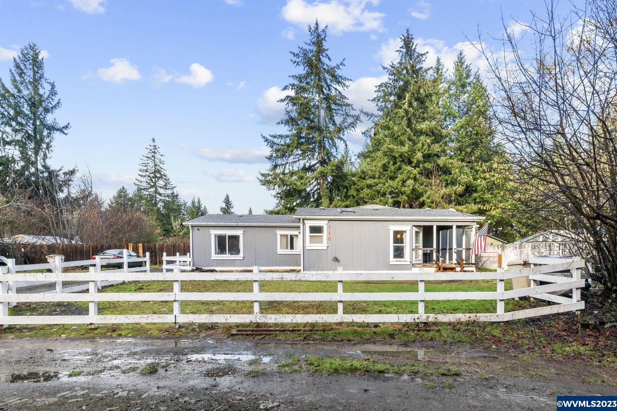 1.06 acres in Polk County, Oregon