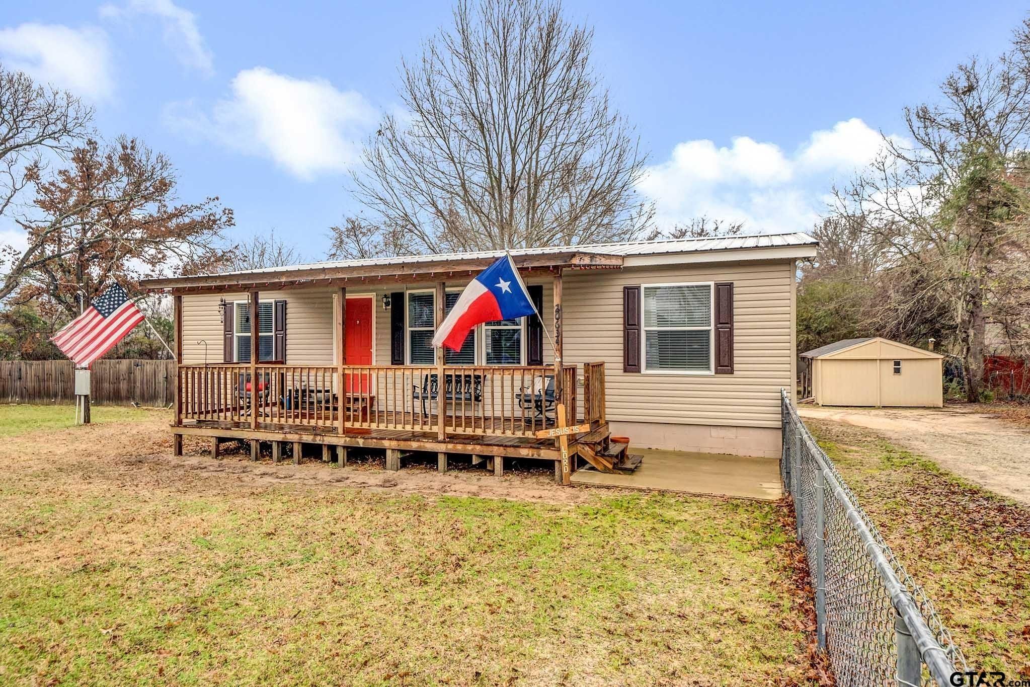 0.8 acres in Henderson County, Texas