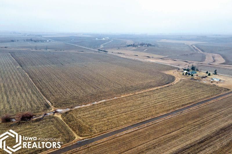 154.78 acres in Benton County, Iowa