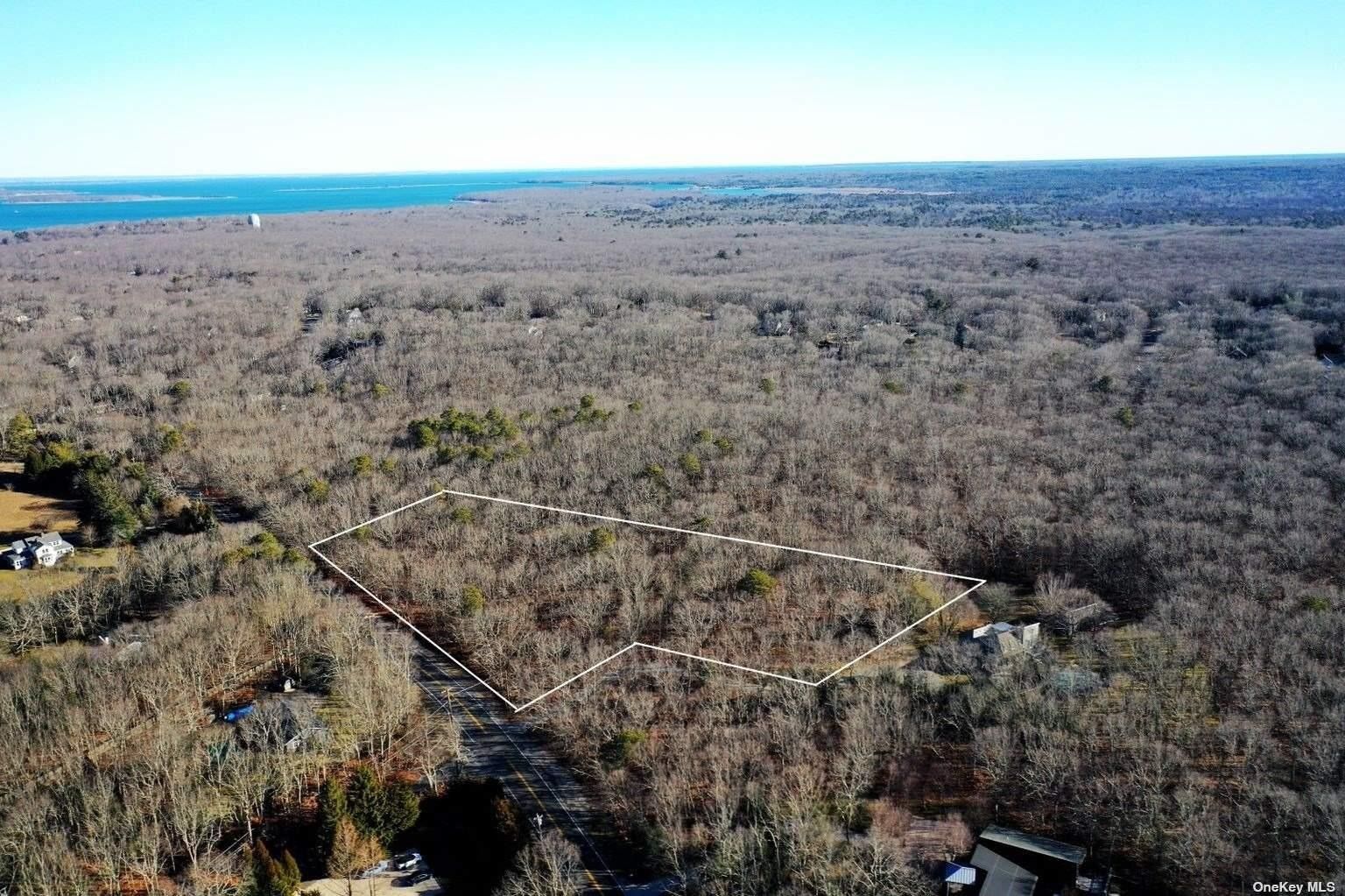 3.07 acres in Suffolk County, New York