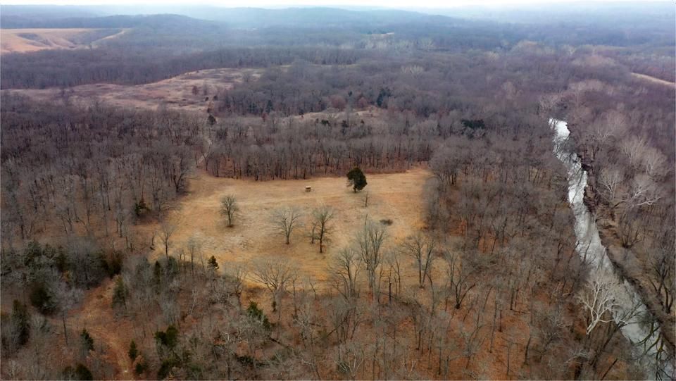 Northeast Highway V, Calhoun, MO 65323