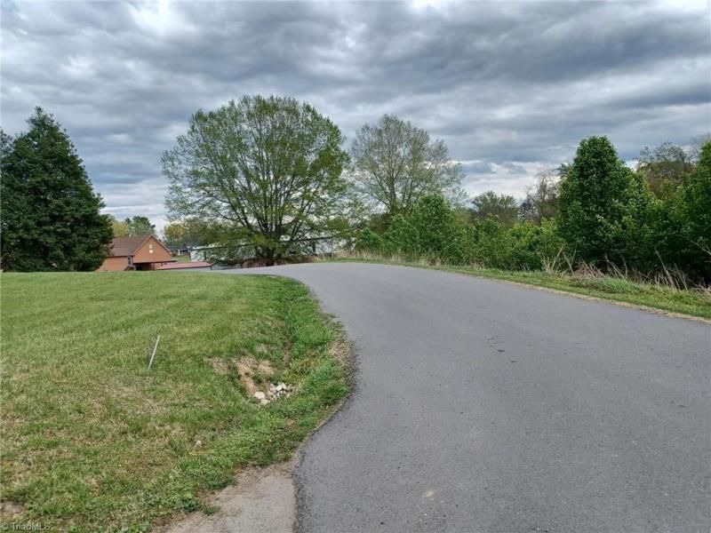 7 acres in Surry County, North Carolina