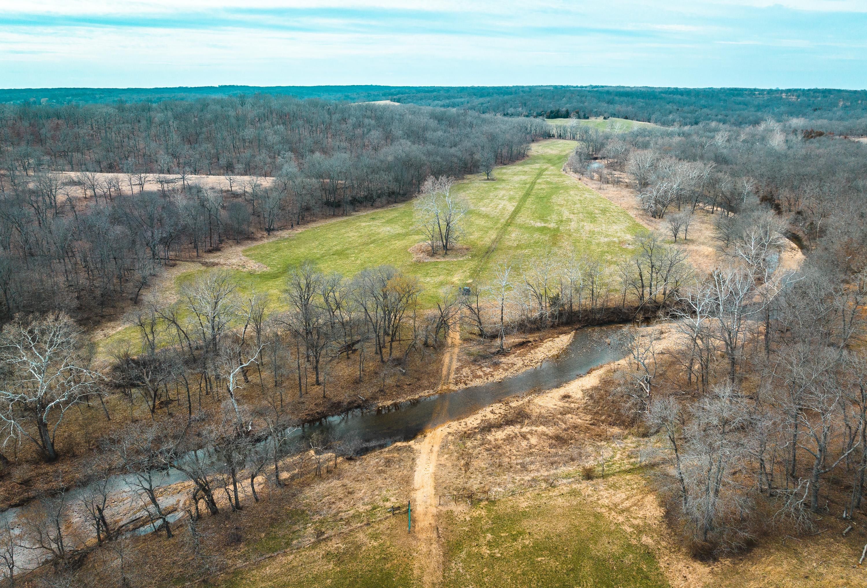 1,425 acres in Benton County, Missouri