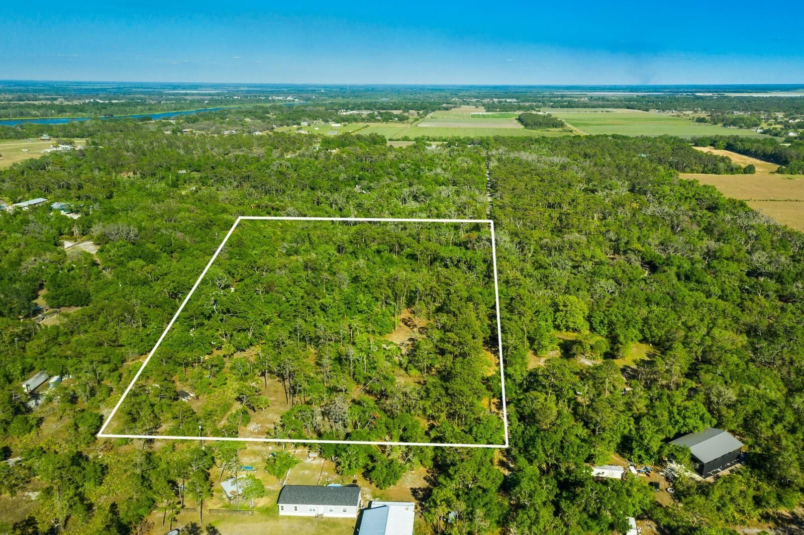5 acres in Manatee County, Florida