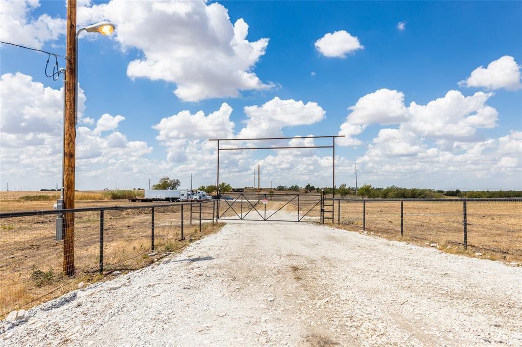 10 acres in Hill County, Texas