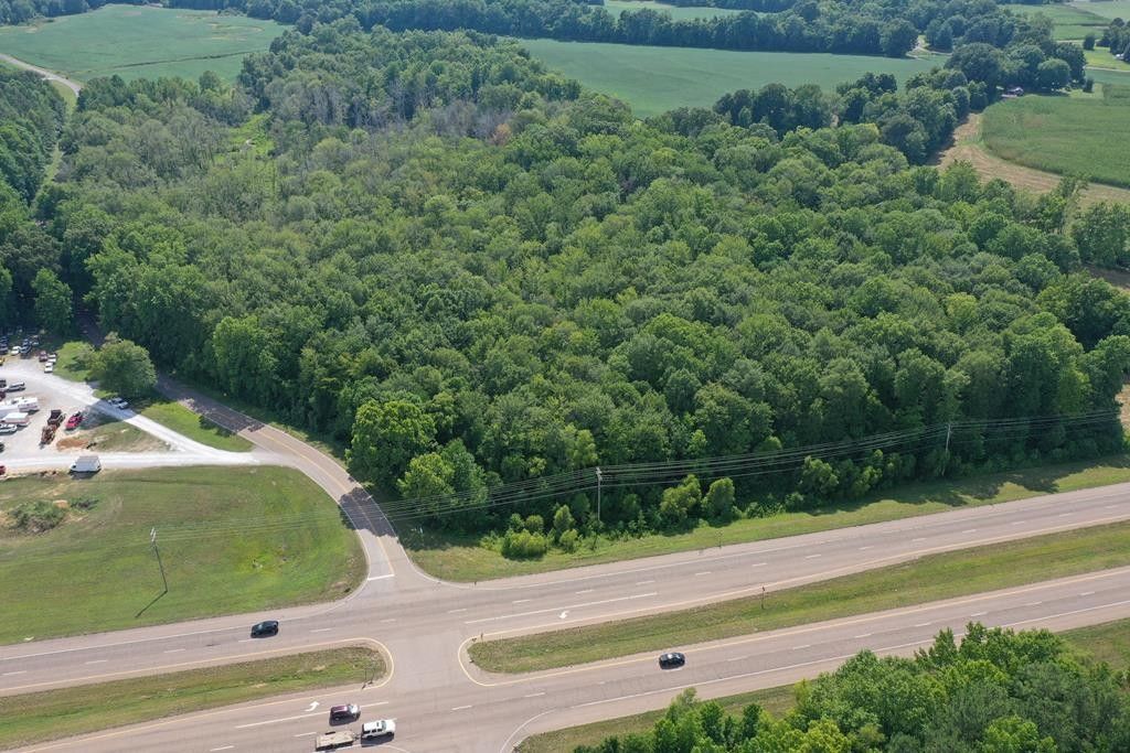 16.5 acres in Carroll County, Tennessee