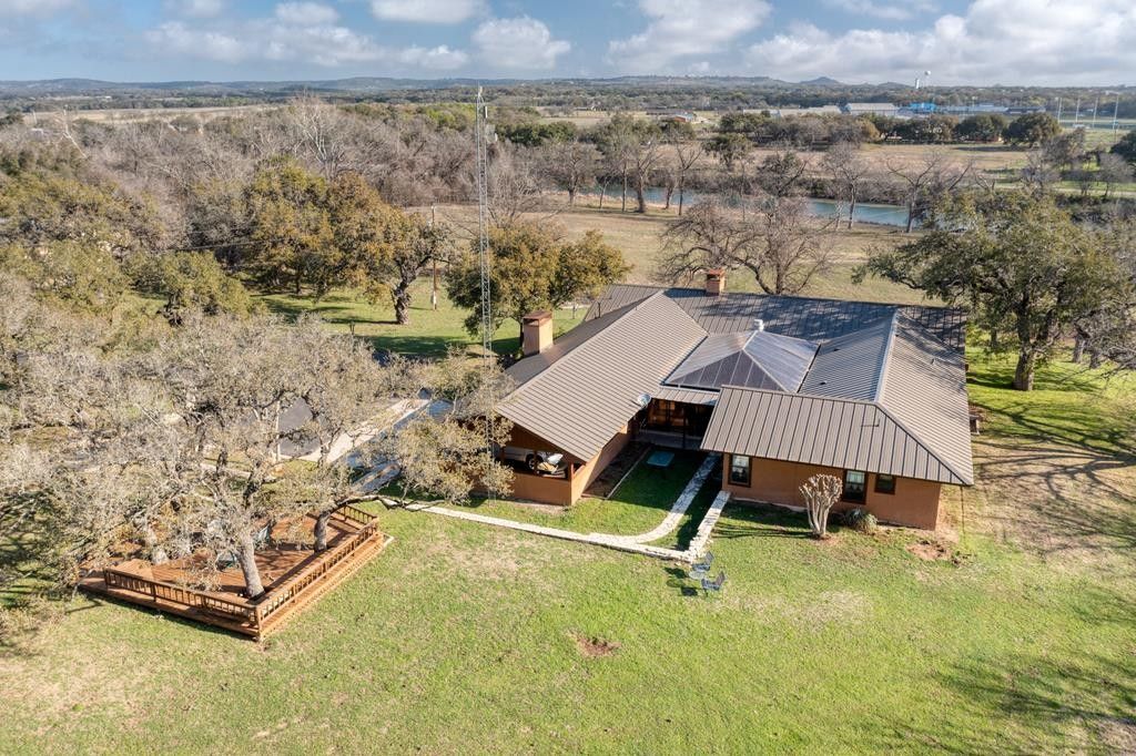 4.99 acres in Blanco County, Texas