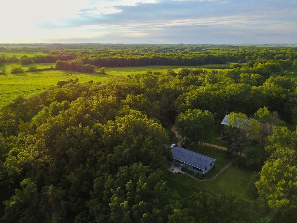 9499 288th Street, Donahue, IA 52746 MLS Scott 41