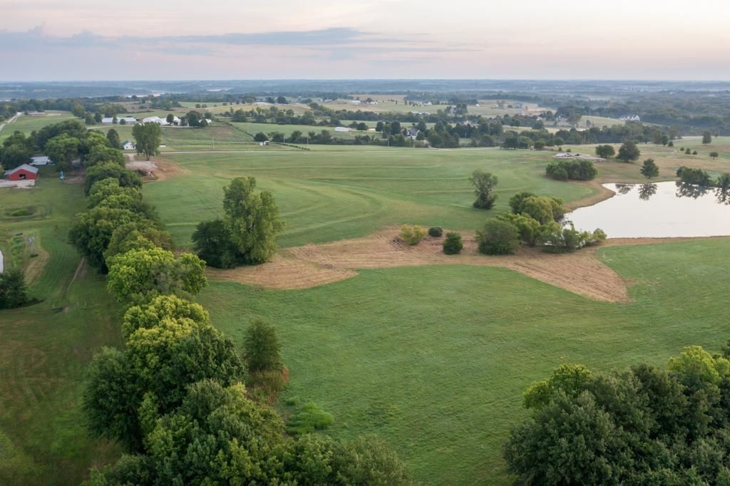 16.3 acres in Clay County, Missouri