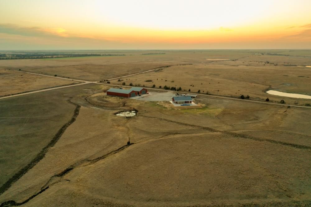 451 acres in Sumner County, Kansas