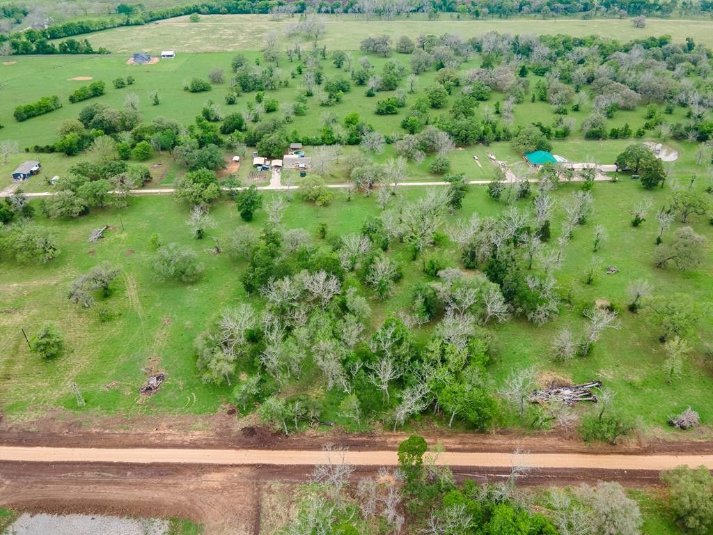 245 Valley Oaks Drive, Van Vleck, TX 77482 MLS 776530