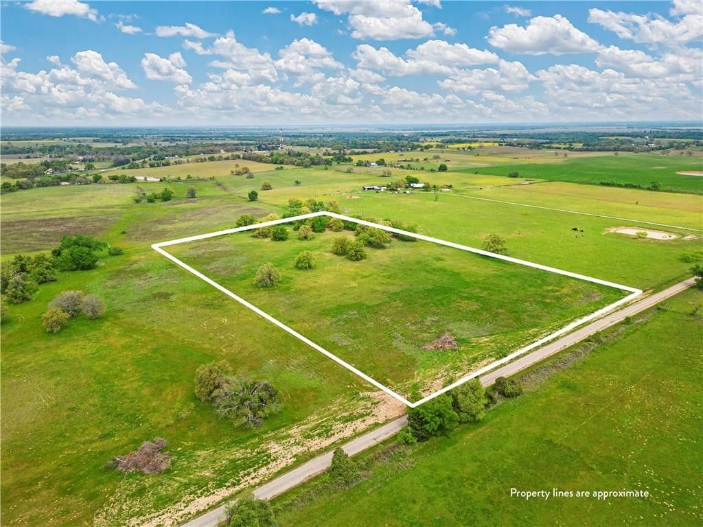 10.5 acres in Falls County, Texas