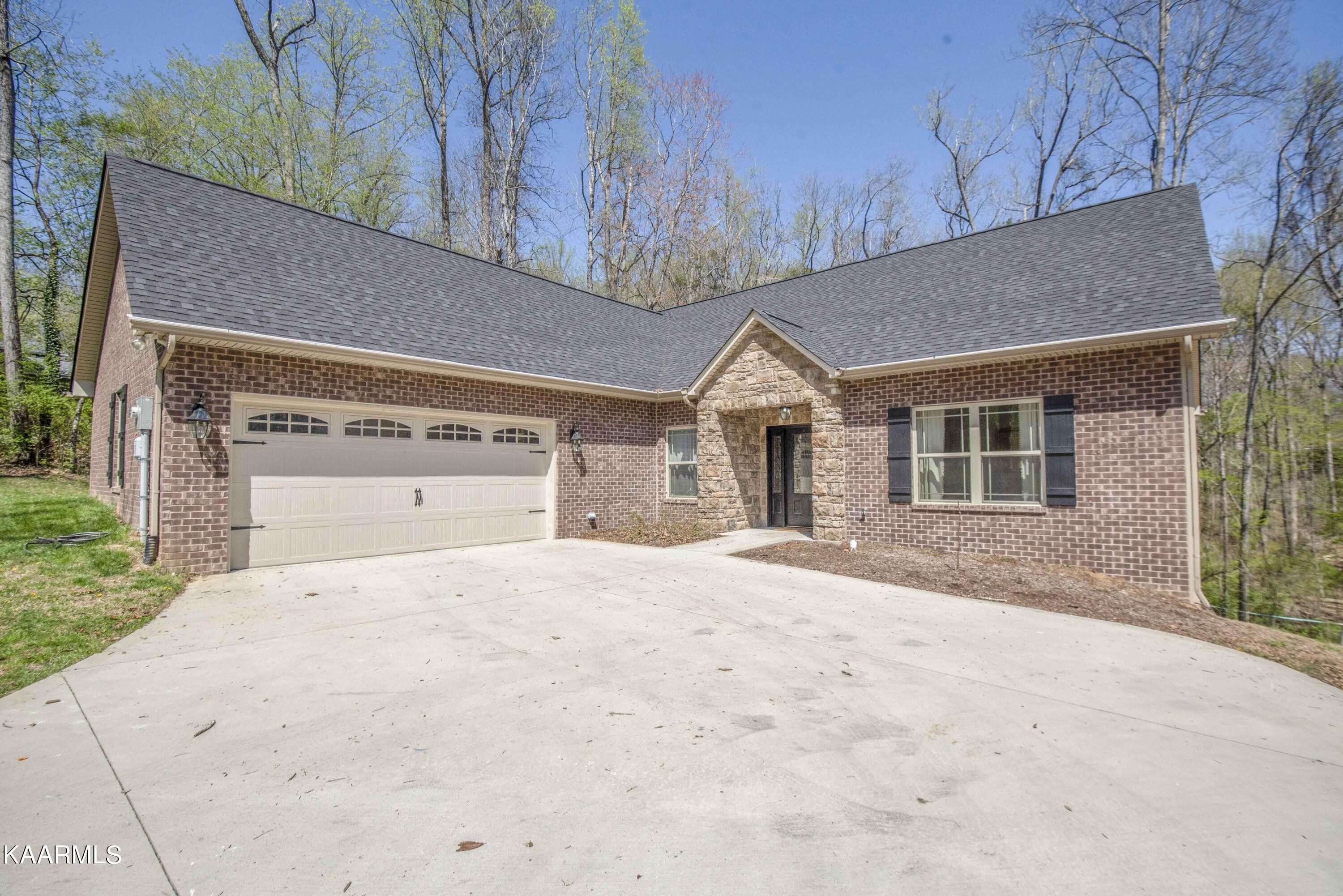 1.4 acres in Roane County, Tennessee