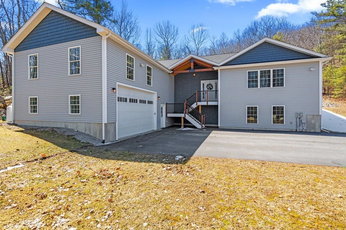 6.93 acres in Hillsborough County, New Hampshire