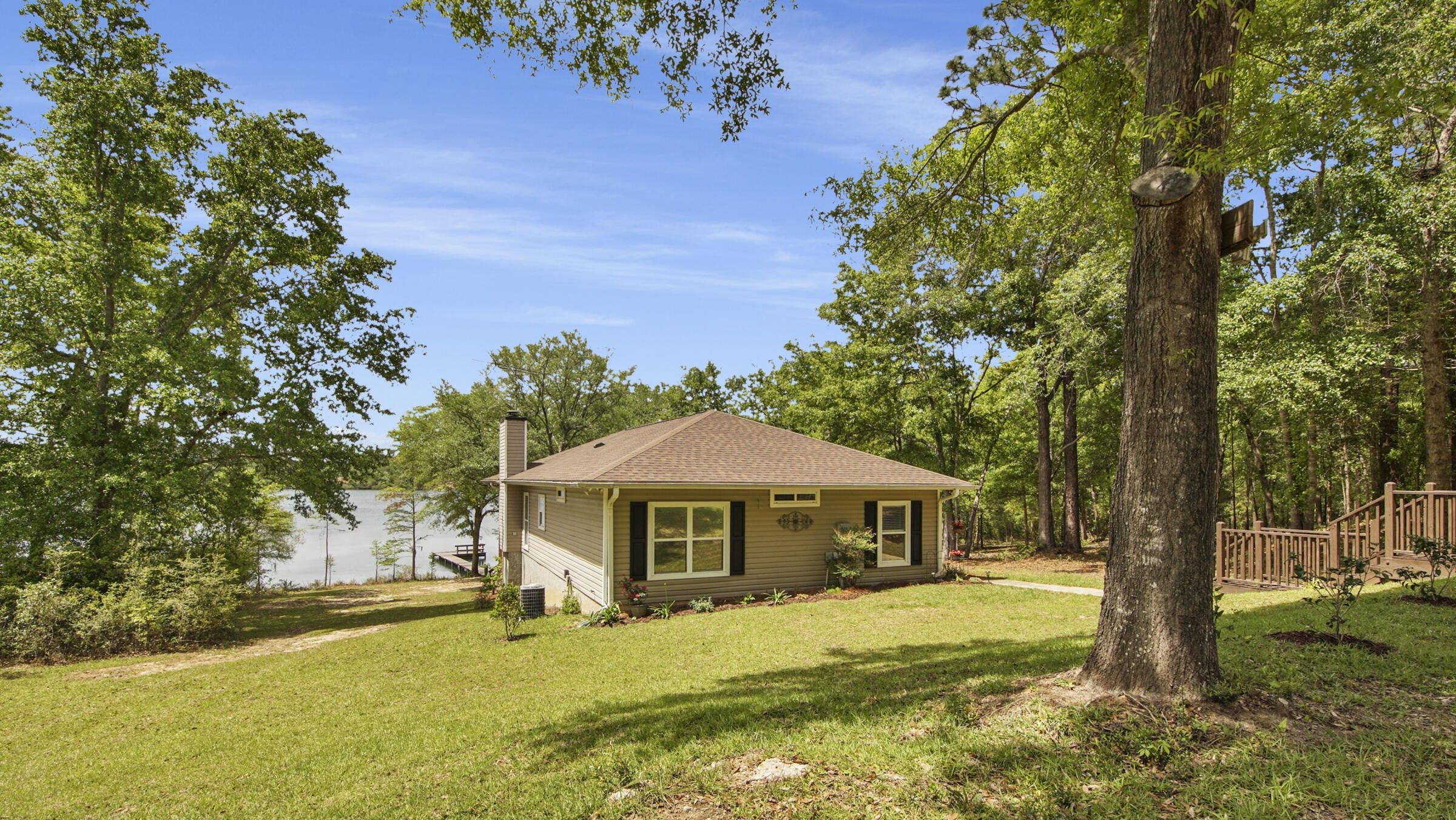 0.75 acres in Holmes County, Florida