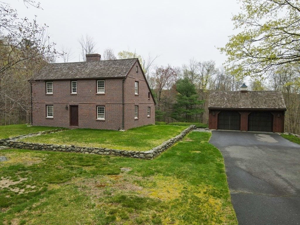 2.35 acres in Hampshire County, Massachusetts