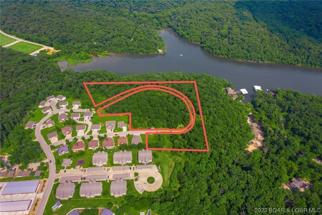 9.64 acres in Camden County, Missouri