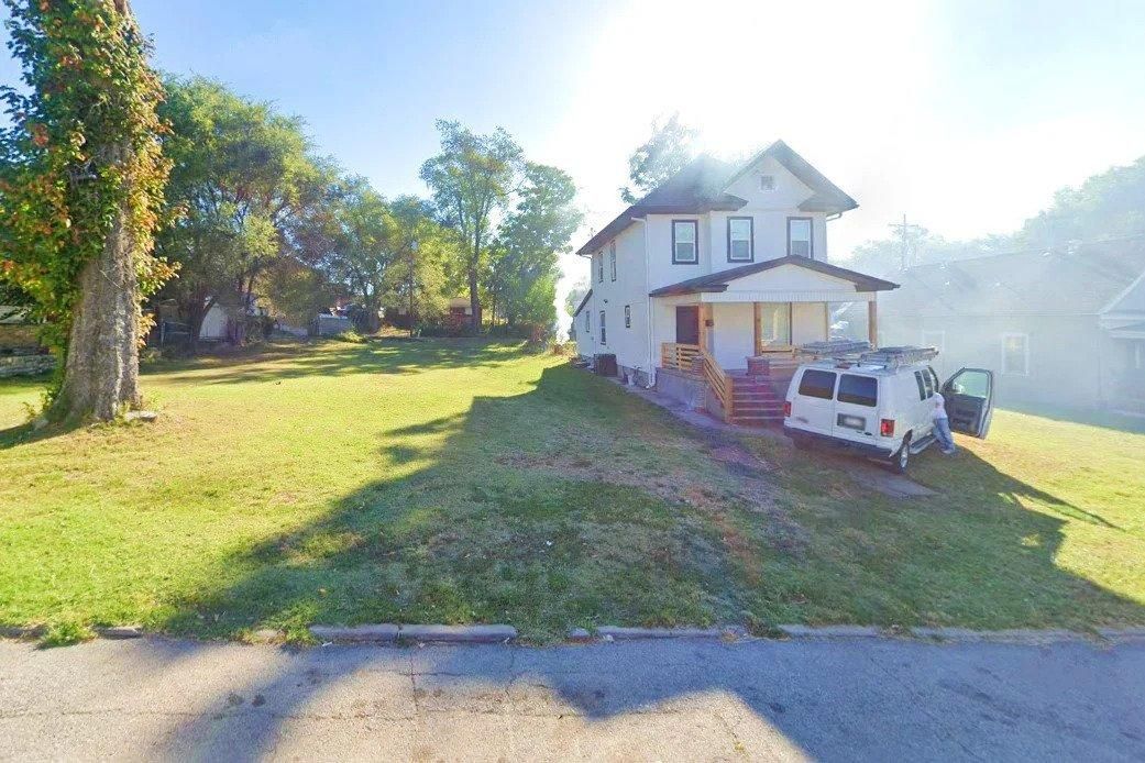 19 S 11th St, Kansas City, KS 66102