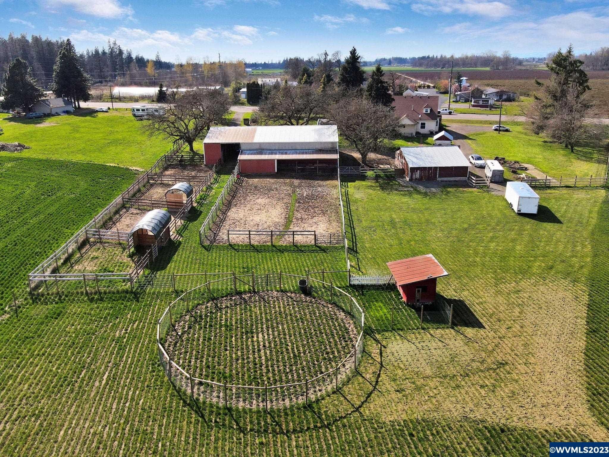 9 acres in Clackamas County, Oregon