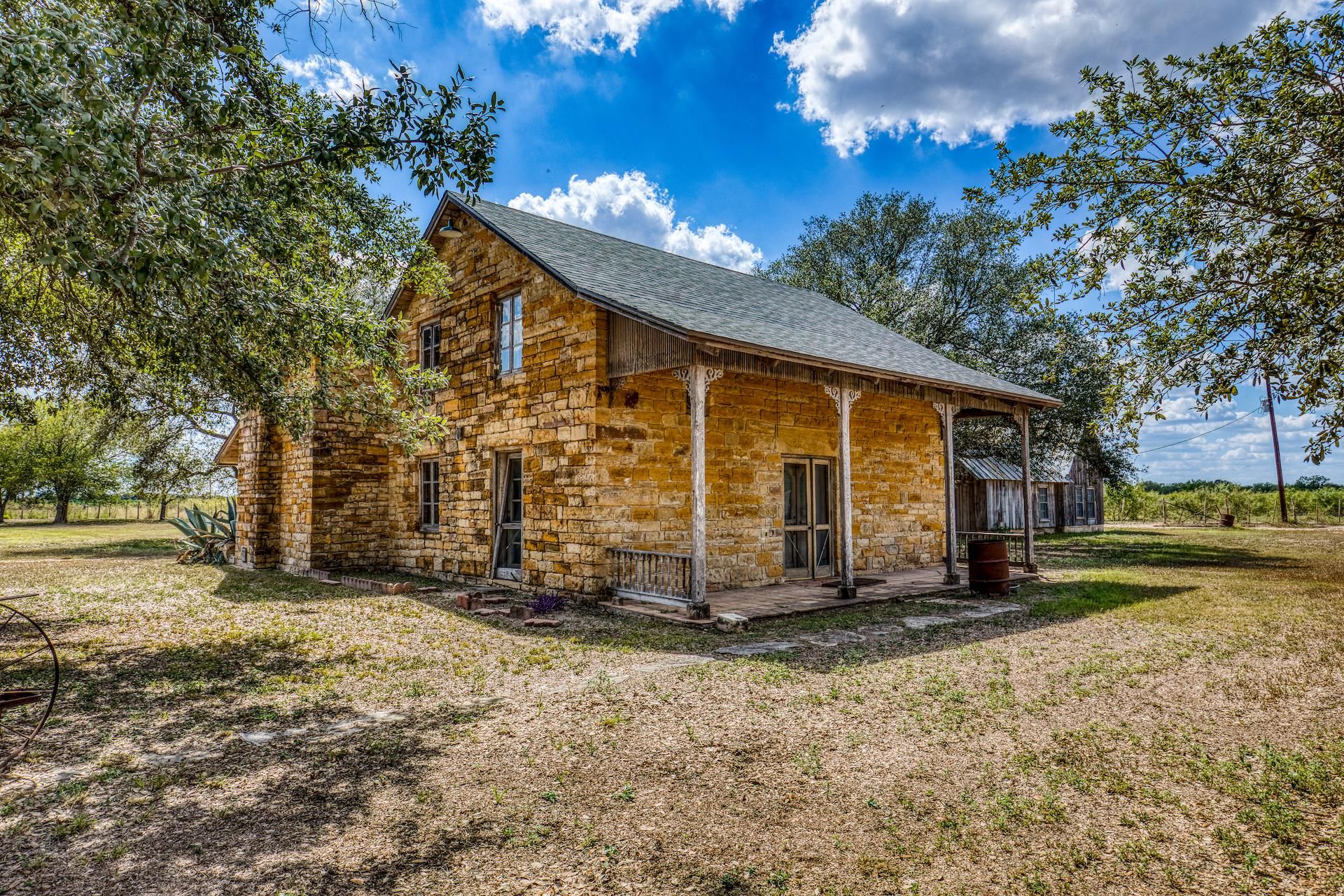 1.57 acres in Hondo, TX, 78861