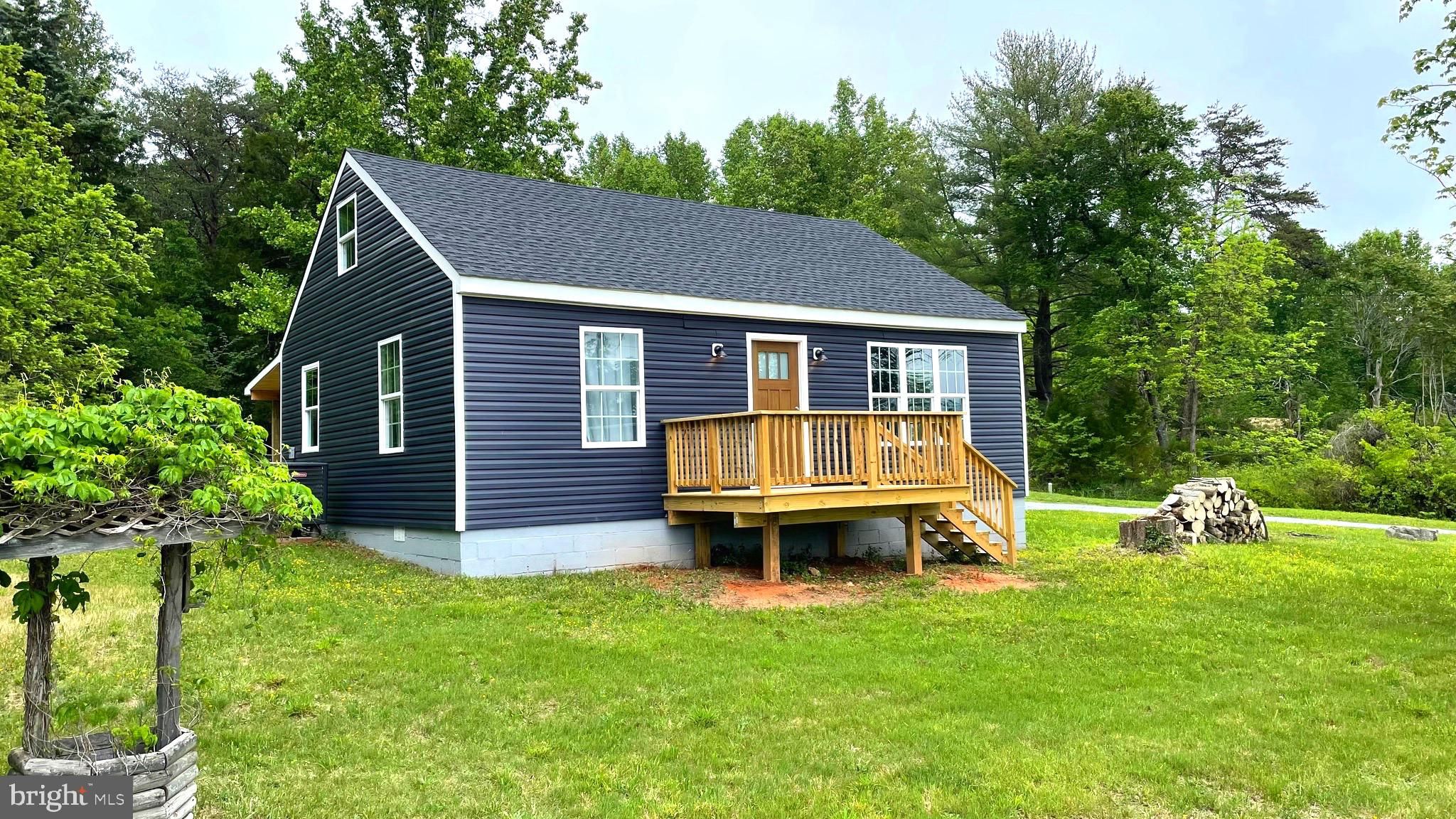 2 acres in Louisa County, Virginia