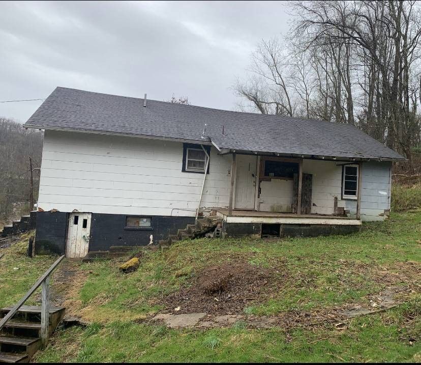 3 acres in Kanawha County, West Virginia