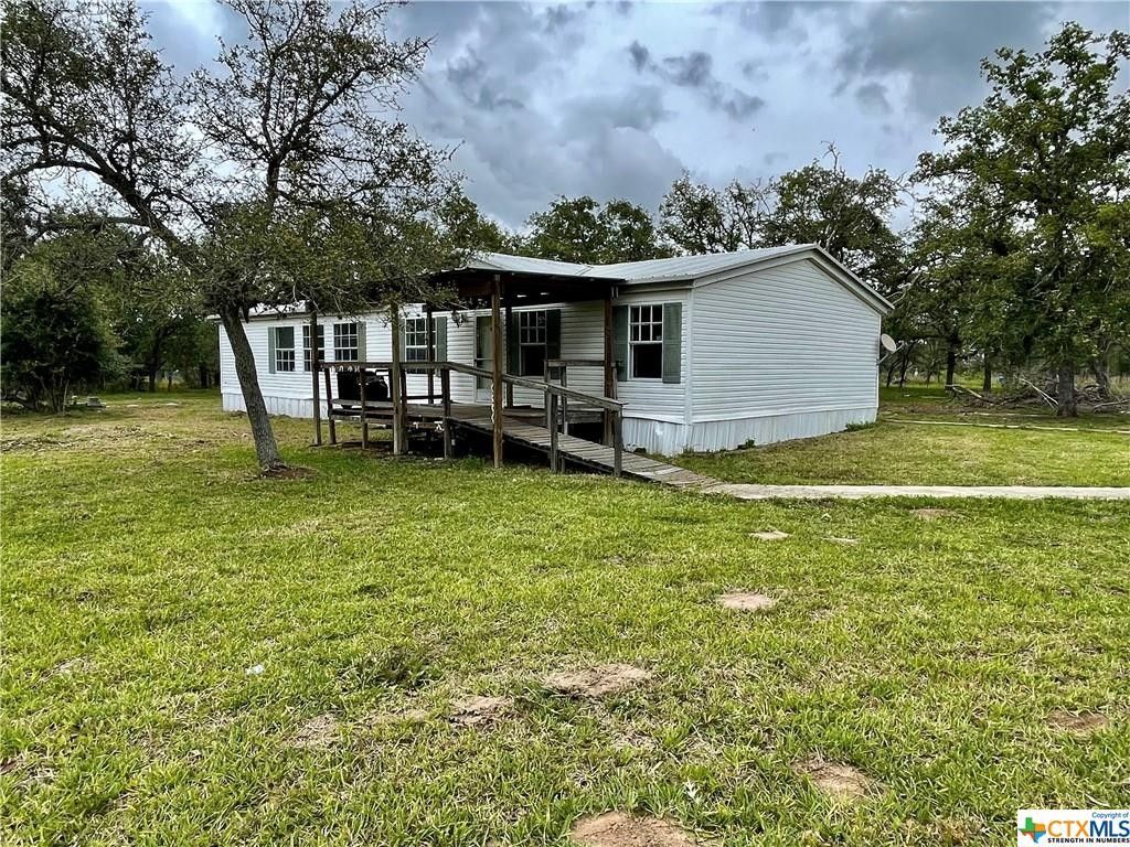 5.8 acres in Goliad County, Texas